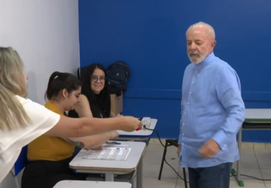 Lula critica fake news nas eleições após votar em São Bernardo