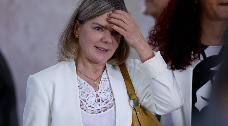 'Somos um partido em reconstrução', diz Gleisi sobre o desempenho do PT