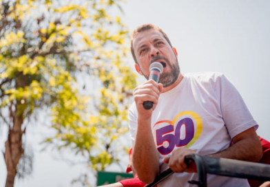 Boulos sai frustrado de votação e se vê encurralado pela direita em SP